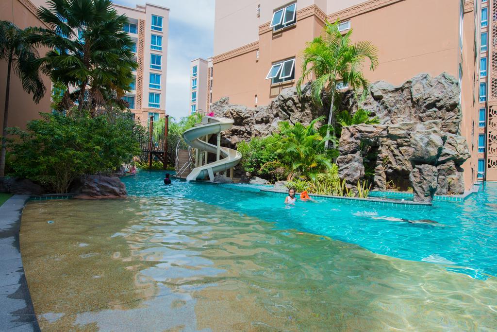 Atlantis Pattaya High Service Jomtien Beach Esterno foto