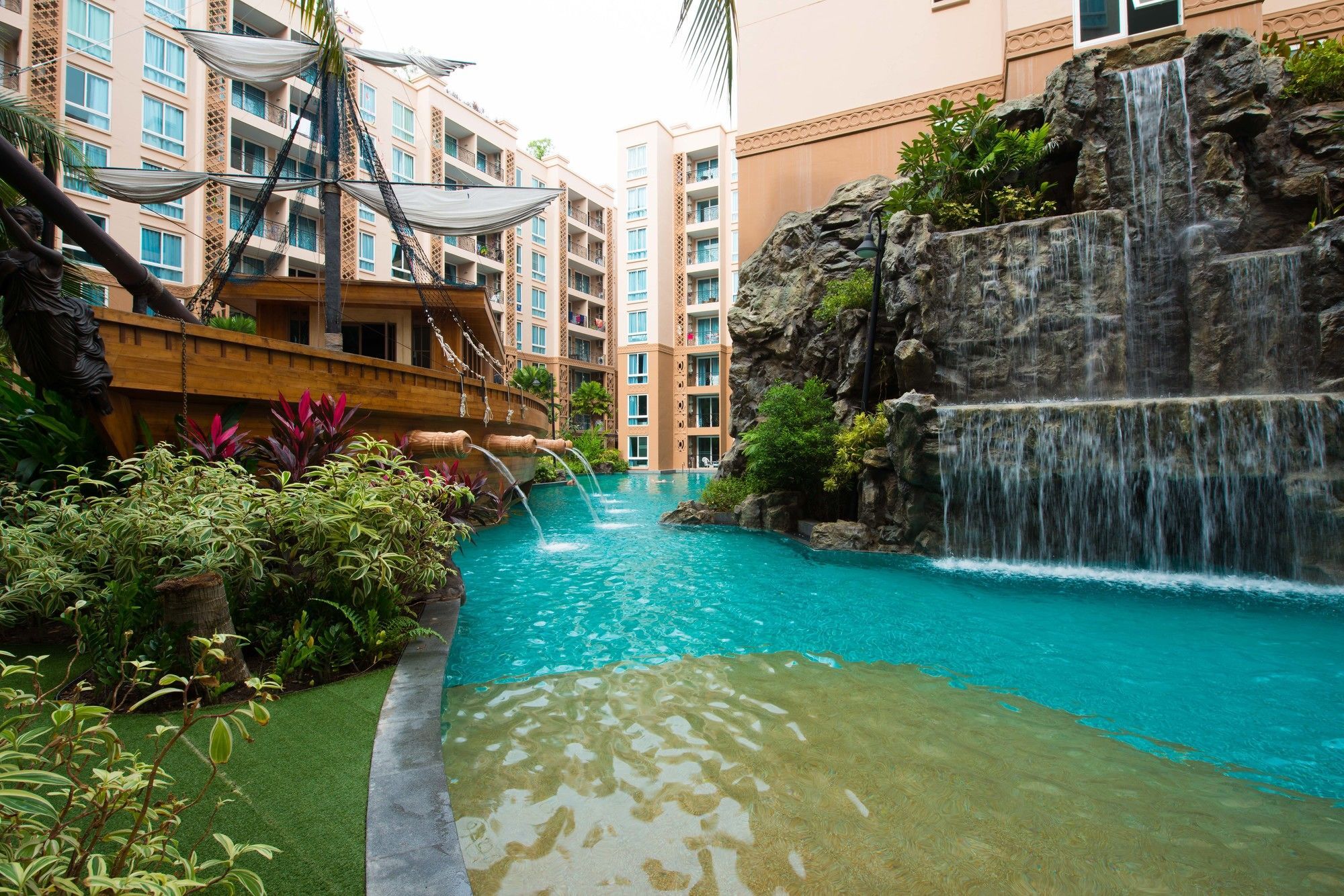 Atlantis Pattaya High Service Jomtien Beach Esterno foto