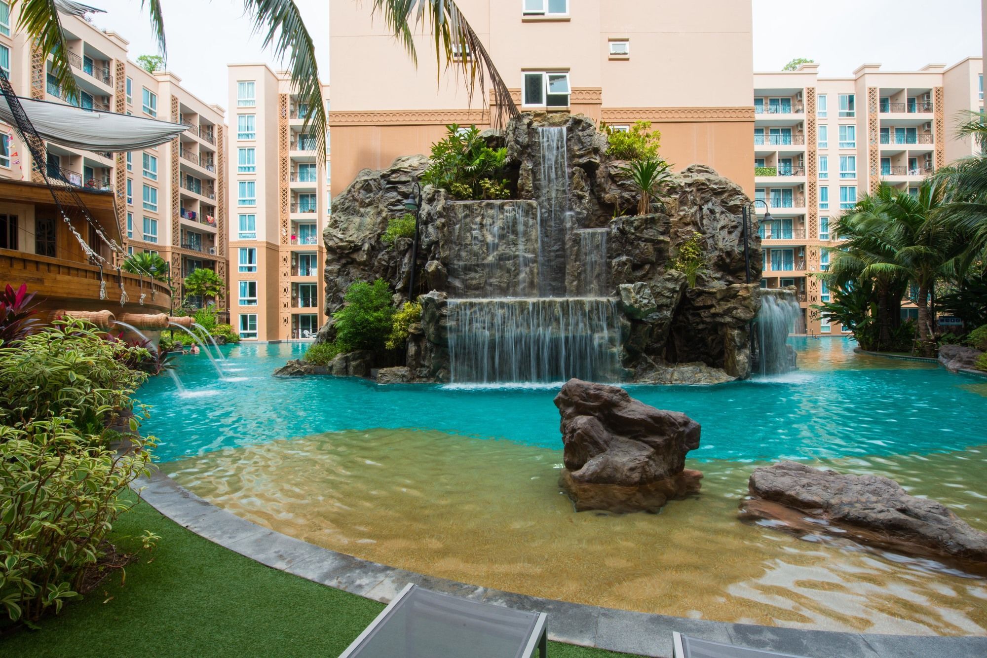 Atlantis Pattaya High Service Jomtien Beach Esterno foto
