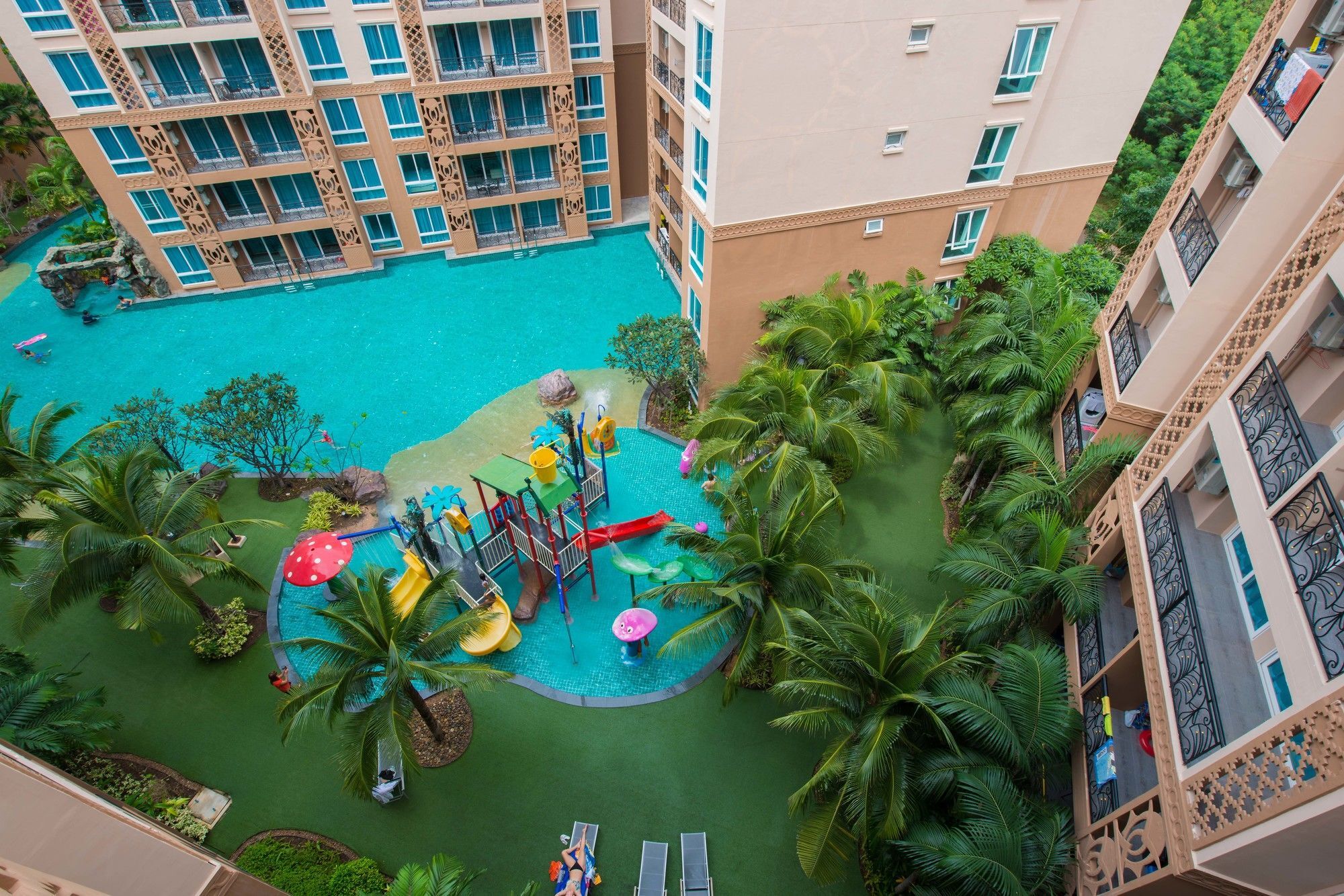 Atlantis Pattaya High Service Jomtien Beach Esterno foto