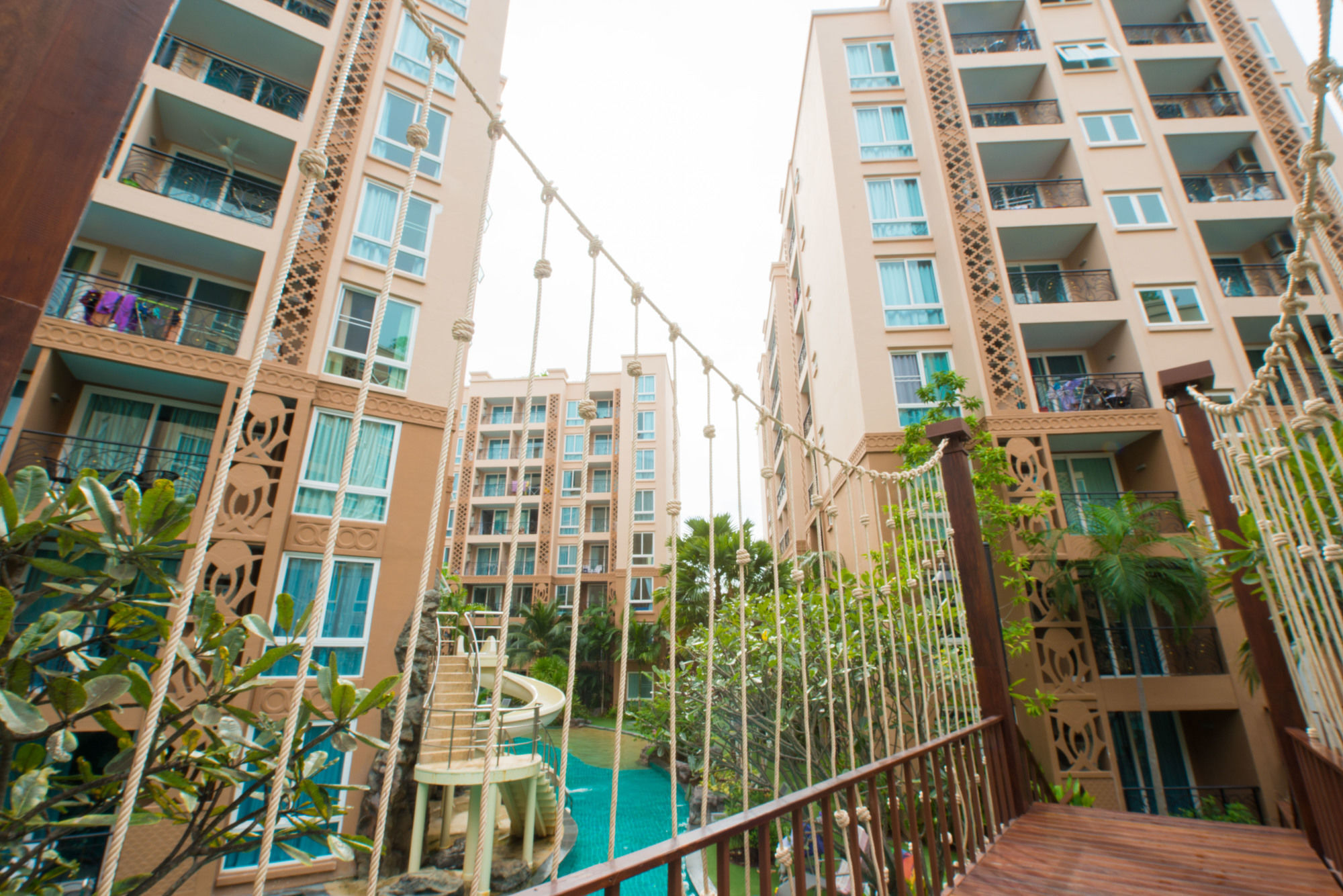 Atlantis Pattaya High Service Jomtien Beach Esterno foto